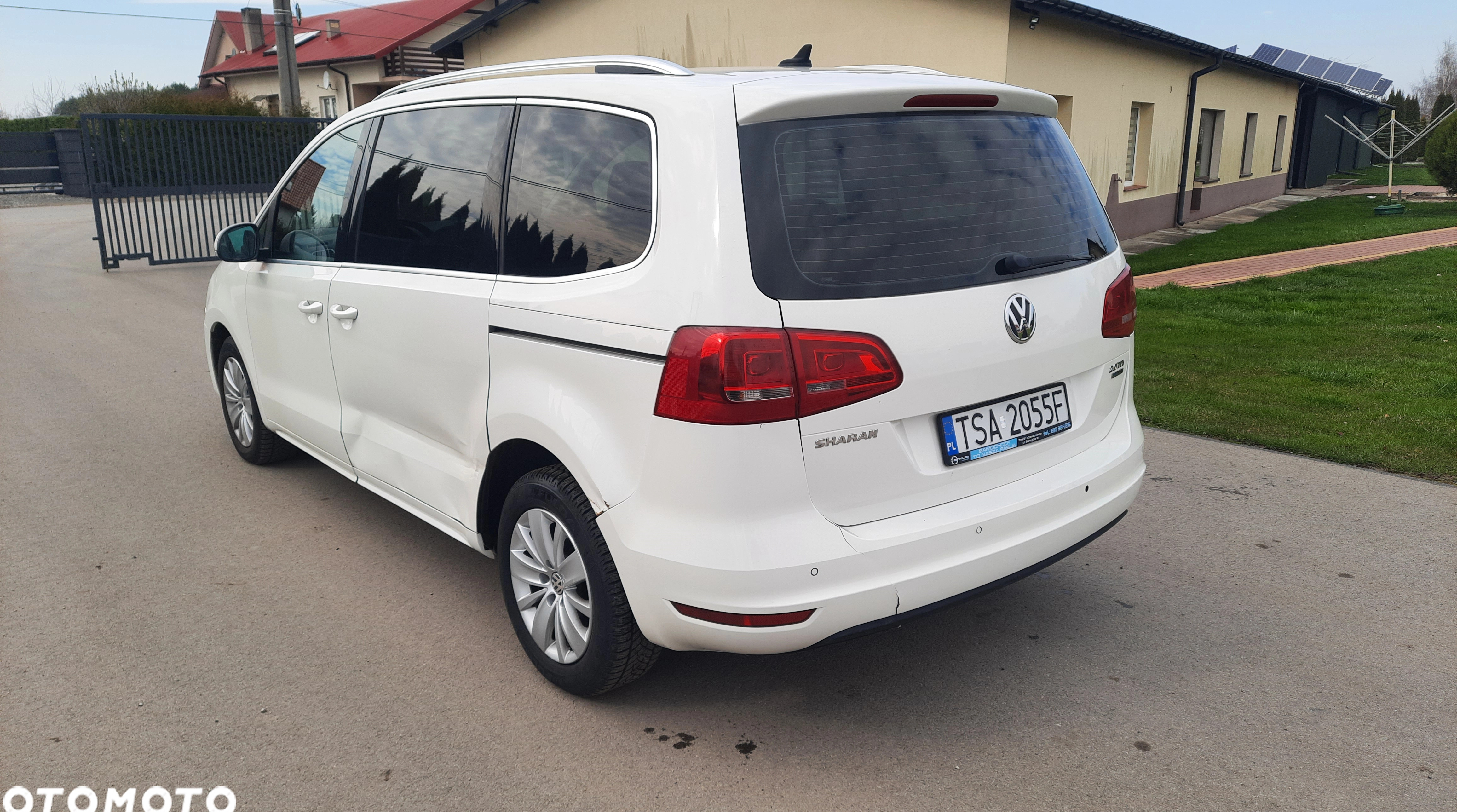 Volkswagen Sharan cena 37900 przebieg: 213301, rok produkcji 2011 z Łobez małe 277